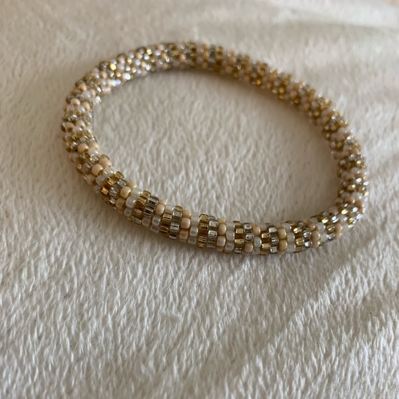 Beaded bracelets - Picture 5 of 5